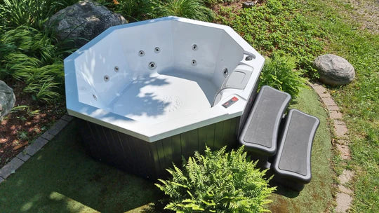 Canadian Spa Muskoka 5-Person 14-Jet Portable Hot Tub