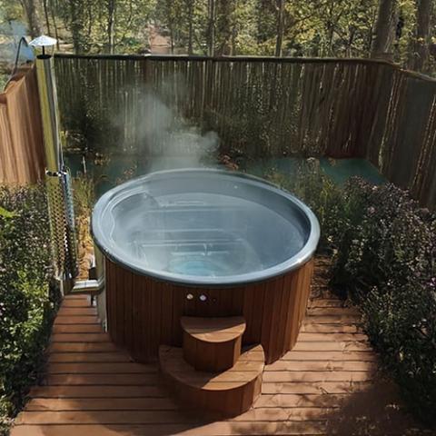 SaunaLife Soak-Series 6-Person Natural Wood Fired Hot Tub SL-MODELS4N | Empire Saunas
