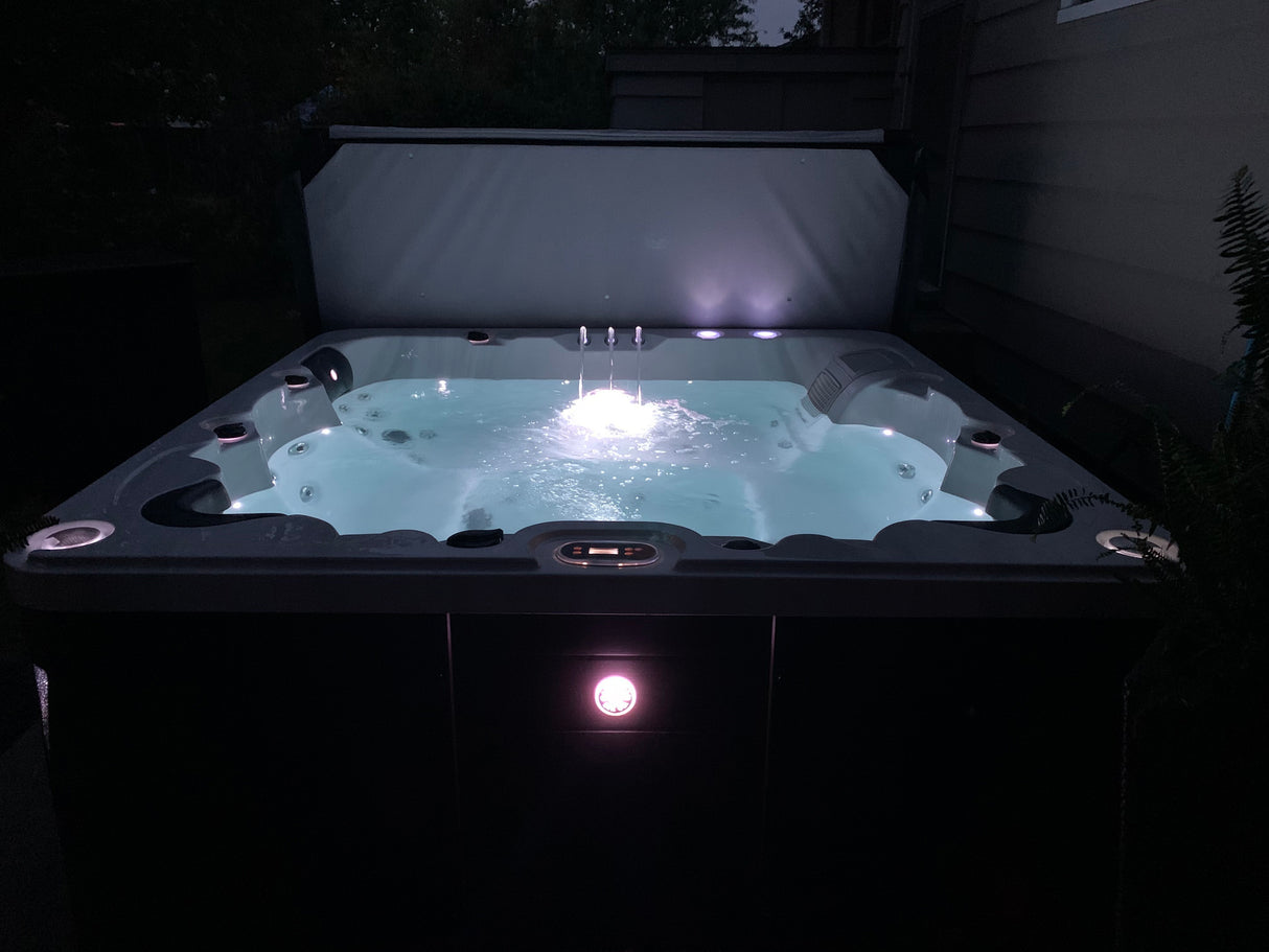 Liberty Spas Luxury 240V 6 Person Spa LYS6000