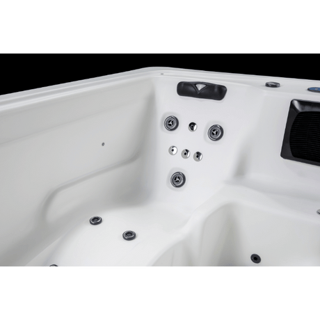 Cyanna Valley Spas Galaxy 2 Hot Tub | Empire Saunas