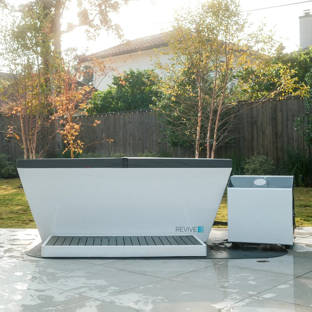Revive Outdoor/Indoor Uv Resistant Acrylic Plunge | Empire Saunas
